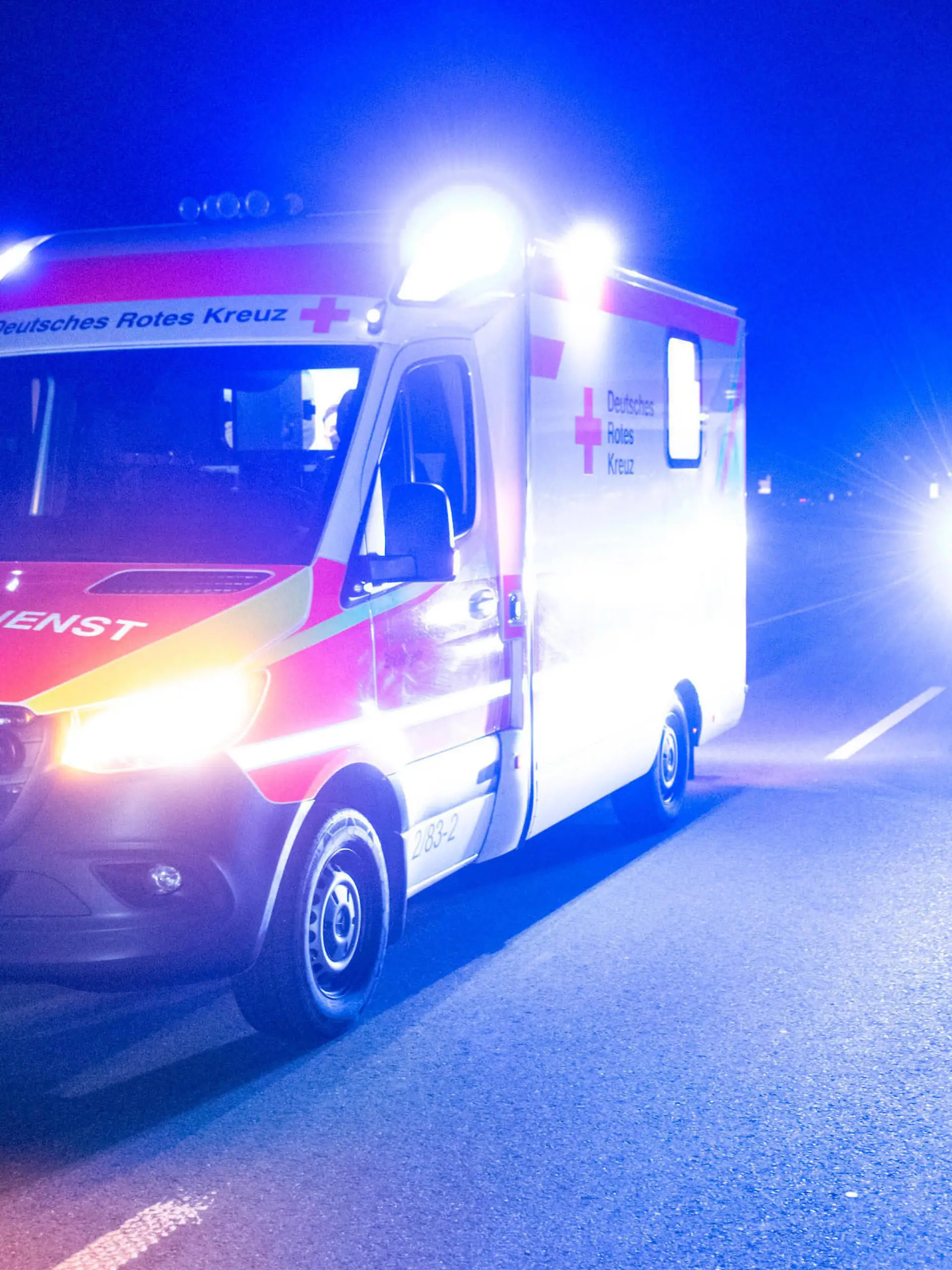  2 Kinder nach Unfall unter Alkoholeinfluss im Krankenhaus: Verkehrsunfall mit drei beteiligten Fahrzeugen bei Ditzingen 2 Kinder nach Verkehrsunfall unter Alkoholeinfluss mit drei Fahrzeugen und mehreren Verletzen vorsorglich im KrankenhausBaden-Württemberg, Ditzingen, Deutschland *** 2 children in hospital after accident under the influence of alcohol Traffic accident with three vehicles involved near Ditzingen 2 children in hospital as a precaution after traffic accident under the influence of alcohol with three vehicles and several injuriesBaden Württemberg, Ditzingen, Germany Copyright: 7aktuell.dex xNR