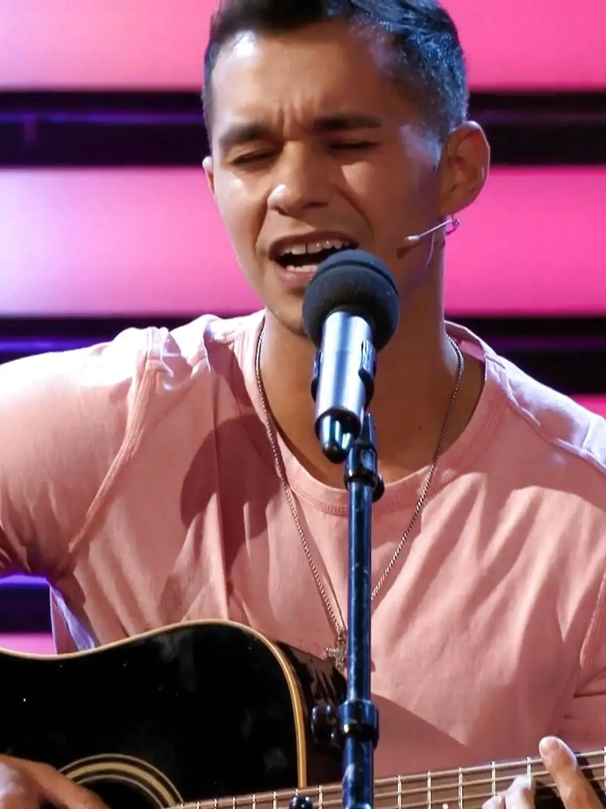 "Take Me Out"-Single Ricardo singt sich in die Herzen der Ladys und der Zuschauer