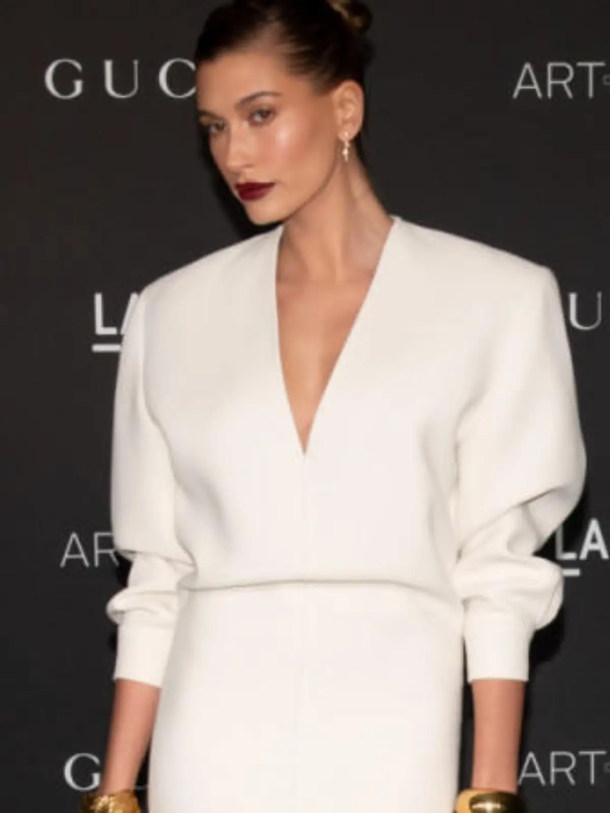 Hailey Bieber: Ein Blazer gehört zu ihren Must-Haves