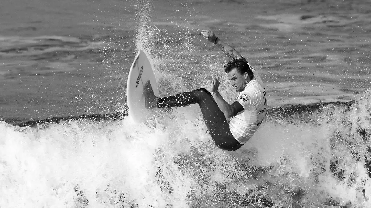 Bildnummer: 03007353 Datum: 29.07.2007 Copyright: imago/Icon SMI
Chris Davidson (Australien) - PUBLICATIONxINxGERxSUIxAUTxHUNxRUSxSWExNORxONLY (Icon21922429); Vdig, quer, Aufmacher, US Open 2007, Wellenreiten, Waveriding, Huntington Beach Dynamik, Surfen Herren Einzel Einzelbild Aktion Werbemotiv Personen