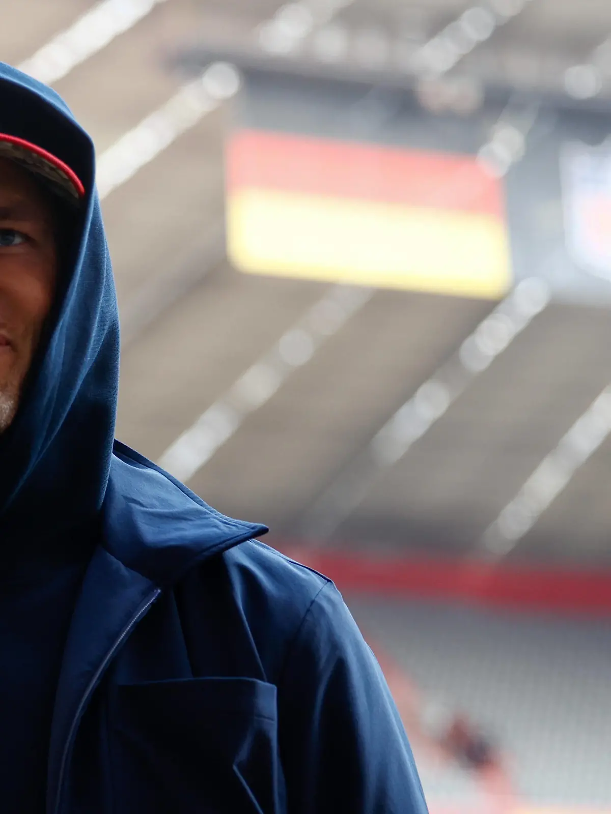  NFL, American Football Herren, USA International Series-Seattle Seahawks at Tampa Bay Buccaneers Nov 13, 2022 Munich, Germany, DEU Tampa Bay Buccaneers quarterback Tom Brady 12 enters the stadium prior to an International Series game against the Seattle Seahawks at Allianz Arena. Munich Allianz Arena Germany DEU, EDITORIAL USE ONLY PUBLICATIONxINxGERxSUIxAUTxONLY Copyright: xDouglasxDeFelicex 20221113_DD_da9_0014 
