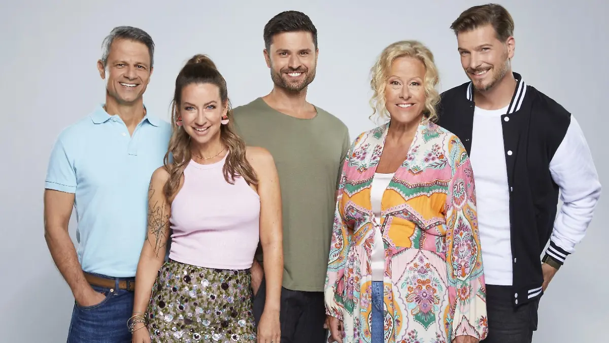 V.l.: Jens Hajek, Isabell Hertel, Milos Vukovic, Iris Werlin, Jan Ammann

Die Verwendung des sendungsbezogenen Materials ist nur mit dem Hinweis und Verlinkung auf RTL+ gestattet.