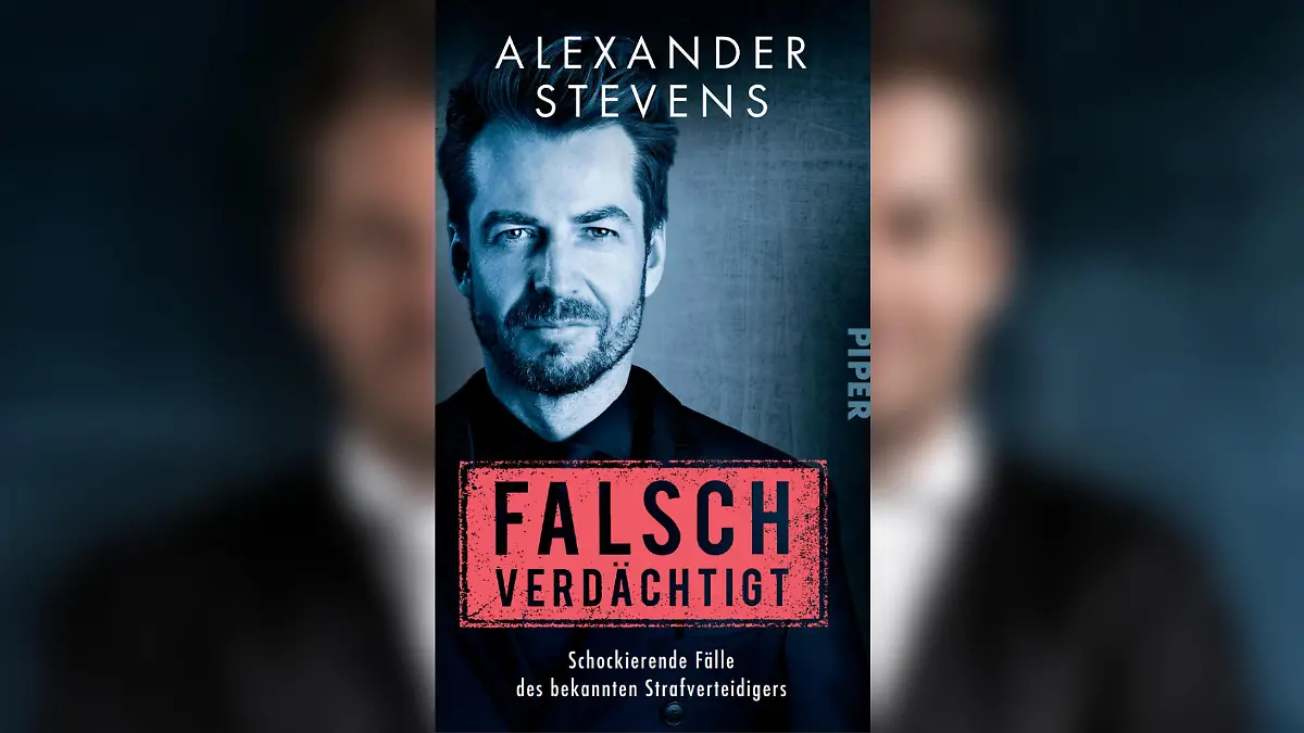 Rechtsanwalt Alexander Stevens hat ein neues Buch rausgebracht