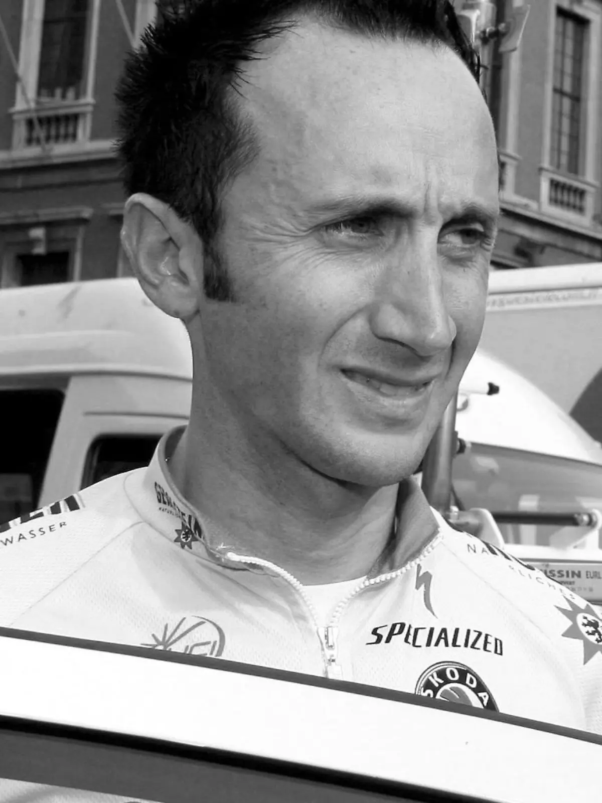 Italian Davide Rebellin of Gerolsteiner arrives for the official presentation of the teams taking part in the Giro d'Italia cycling race, Thursday 04 May 2006, in Liege. The prologue of the Giro d'Italia is scheduled on Saturday 06 and three further stages takes place in Belgium. EPA/MICHEL KRAKOWSKI +++(c) dpa - Bildfunk+++