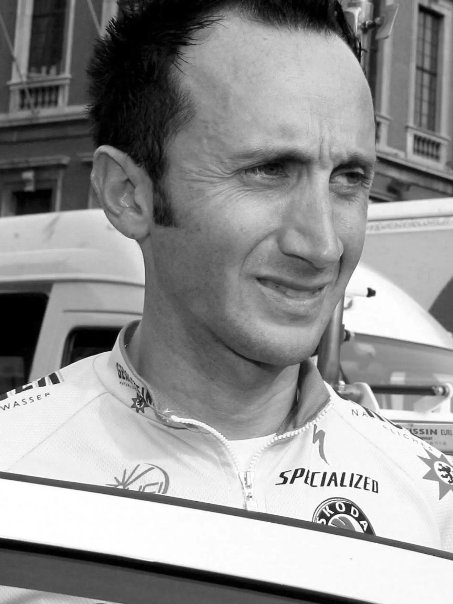 Italian Davide Rebellin of Gerolsteiner arrives for the official presentation of the teams taking part in the Giro d'Italia cycling race, Thursday 04 May 2006, in Liege. The prologue of the Giro d'Italia is scheduled on Saturday 06 and three further stages takes place in Belgium. EPA/MICHEL KRAKOWSKI +++(c) dpa - Bildfunk+++