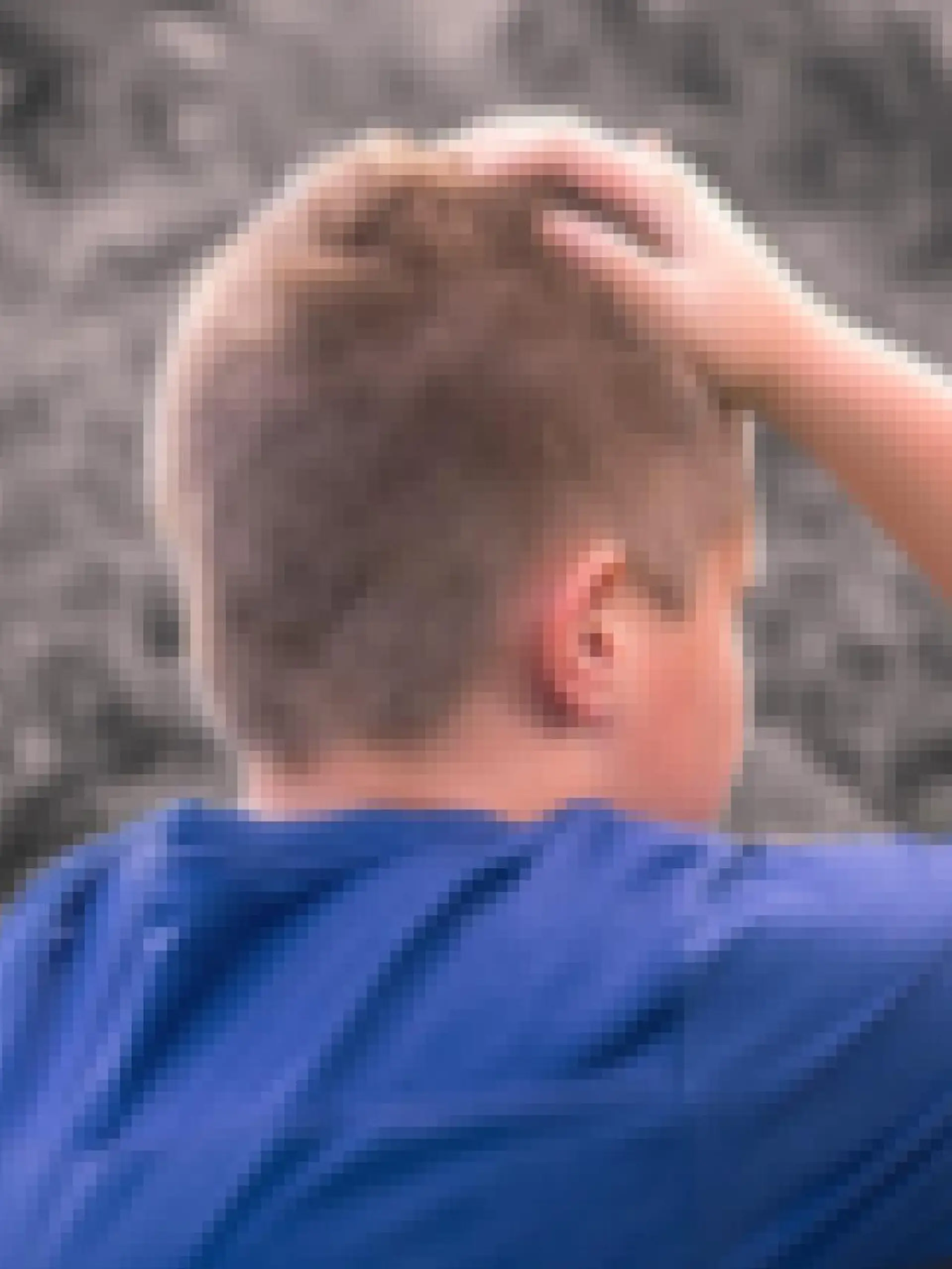 Vollkommen hilflos fühlt sich der Neunjährige alleine auf der Rastanlage.