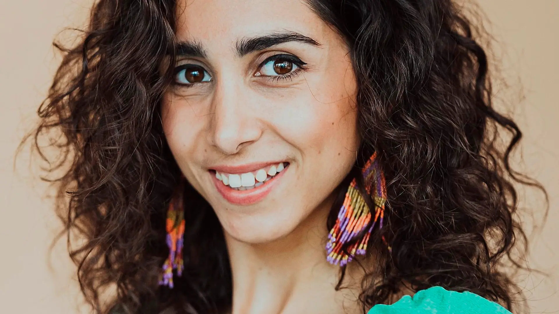 Suri Abbassi spielt "Leyla Öztürk"
Die Verwendung des sendungsbezogenen Materials ist nur mit dem Hinweis und Verlinkung auf TVNOW gestattet.