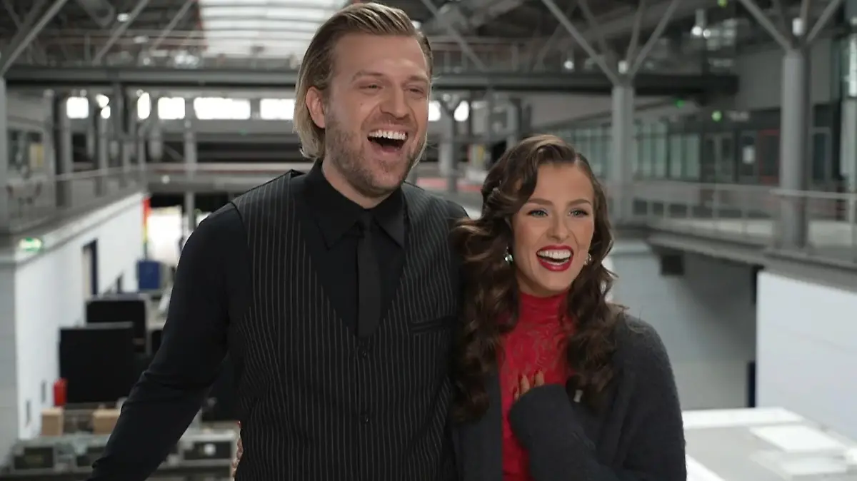 „Let’s Dance“-Kandidat Tillman Schulz und Profitänzerin Patricija Ionel sind die frühen Vögel der 17. Staffel.