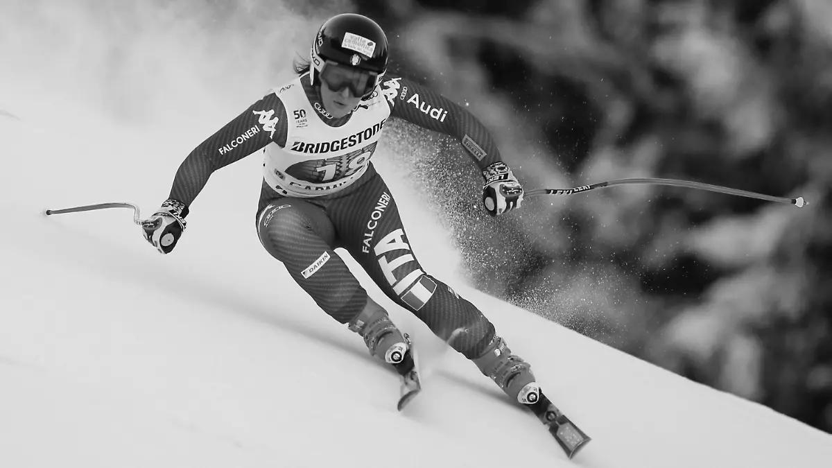 FLE - Elena Fanchini speeds down the course during an alpine ski, women's World Cup downhill, in Garmisch-Panterkirchen, Germany, on Jan. 21, 2017. Italian skier Elena Fanchini, whose career was cut short by a tumor, has died. She was 37. Fanchini passed away Wednesday at her home in Solato, near Brescia, the Italian Winter Sports Federation announced. Fanchini died on the same day that fellow Italian Marta Bassino won the super-G at the world championships in Meribel, France; and two days after Federica Brignone – another former teammate – claimed gold in combined. (AP Photo/Marco Trovati, File)