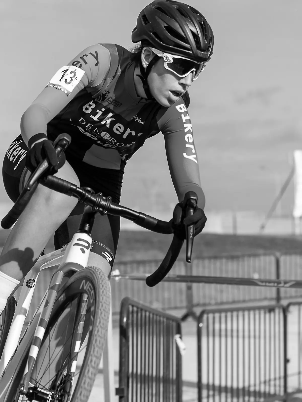 Estela DOMINGUEZ GARCIA (#13, U23, BIKERY-DENPROS CX TEAM) am 17.12.2021 beim Ciclo-cross Ciudad de Xativa in Xativa (Spanien)