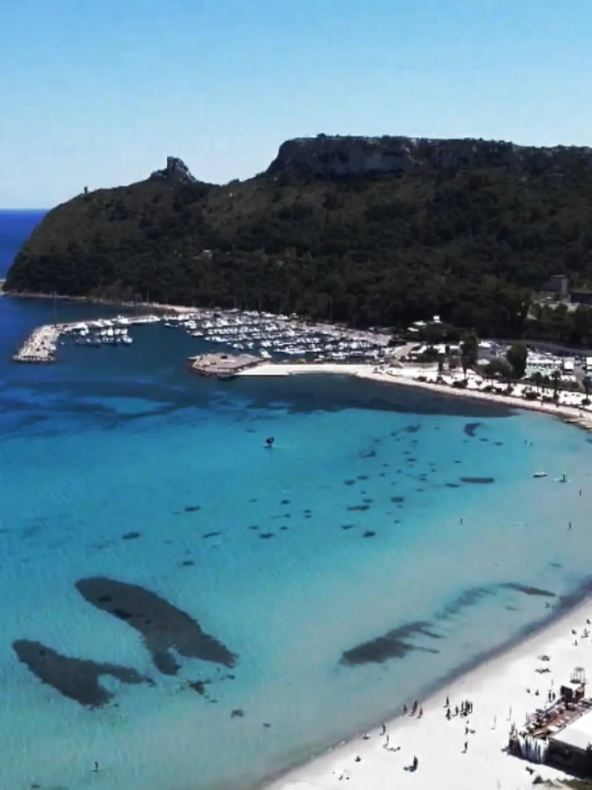 Wissen Sie schon, wo Ihr Sommerurlaub stattfinden wird? Wir helfen Ihnen bei der Planung und zeigen Ihnen einmal zwei Destinationen, die traumhaft toll, ungefähr ein Drittel günstiger und noch nicht überlaufen sind: Sie heißen Knock und Cagliari. Nie von gehört? RTL-Reporter Janis Heinz und Dilara Böke verraten im Video, wo die sich befinden.