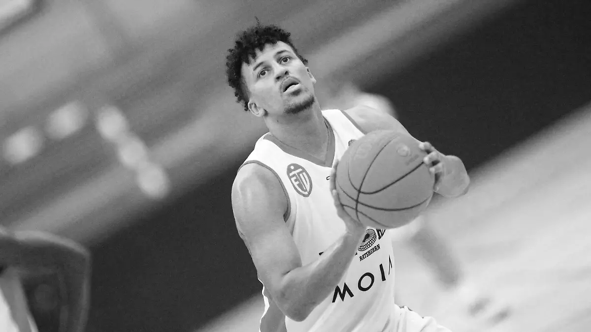 Basketball, ProB BARMER 2. Basketball Bundesliga, ProB Nord, Elfter Spieltag, ETV Hamburg - RheinStars Köln 84:74. Mubarak Salami ETV. Wandsbek Hamburg *** Basketball, ProB BARMER 2 Basketball Bundesliga, ProB Nord, Eleventh matchday, ETV Hamburg RheinStars Cologne 84 74 Mubarak Salami ETV Wandsbek Hamburg 
