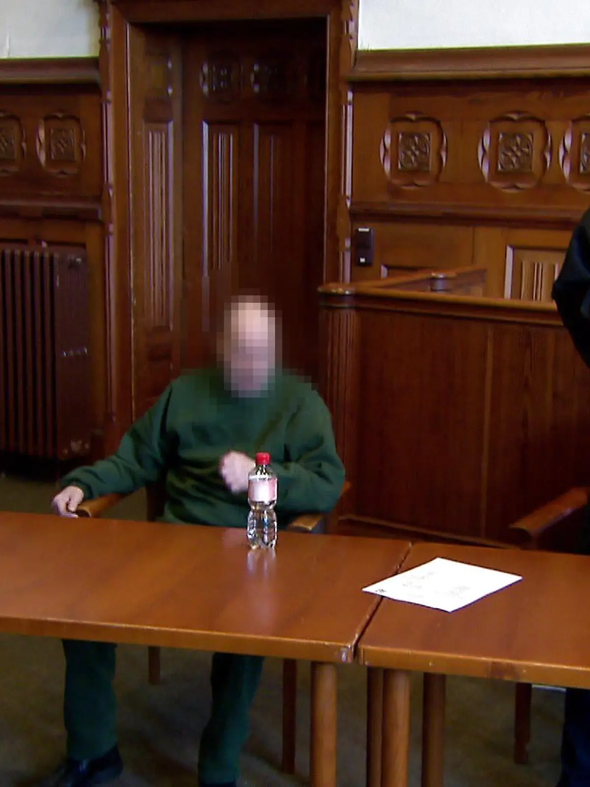 Leiche auf dem Balkon: 64-Jähriger muss sich vor Landgericht Flensburg verantworten.