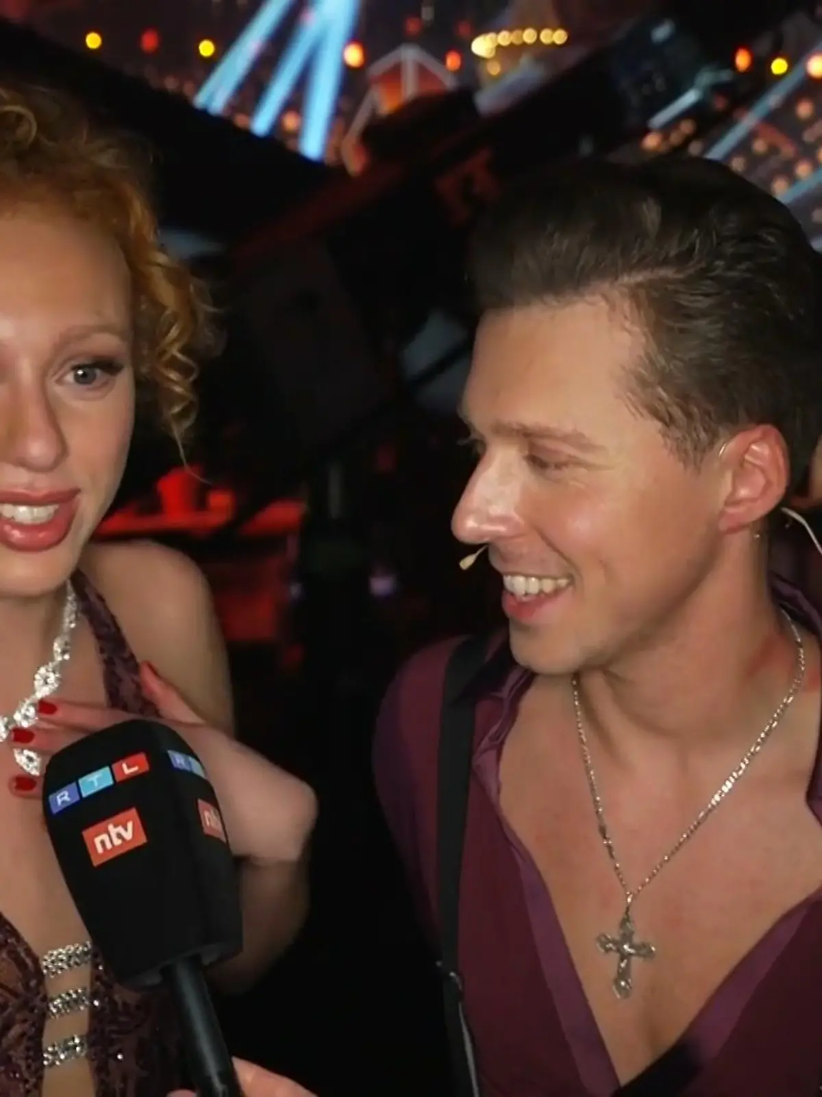 Er ist stolz auf sie, sie ist unglaublich dankbar. Anna Ermakova und Valentin Lusin sind schon nach drei Wochen ein unglaublich starkes "Let's Dance"-Paar. Wie glücklich sie nach ihrem 31-Punkte-Tanz sind, zeigen wir im Video.