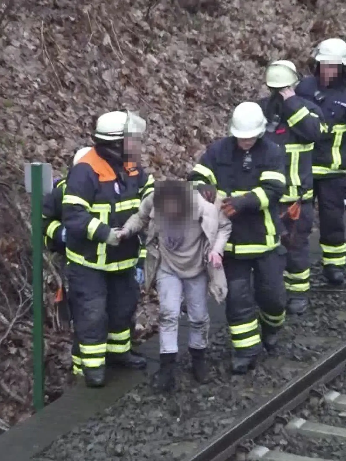 Mehrere Rettungskräfte wurden alarmiert.
