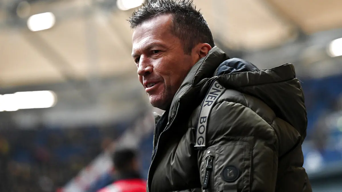 11.03.2023, Nordrhein-Westfalen, Gelsenkirchen: Fußball: Bundesliga, FC Schalke 04 - Borussia Dortmund, 24. Spieltag, in der Veltins Arena. TV-Experte Lothar Matthäus ist vor dem Spiel im Stadion. Foto: David Inderlied/dpa +++ dpa-Bildfunk +++