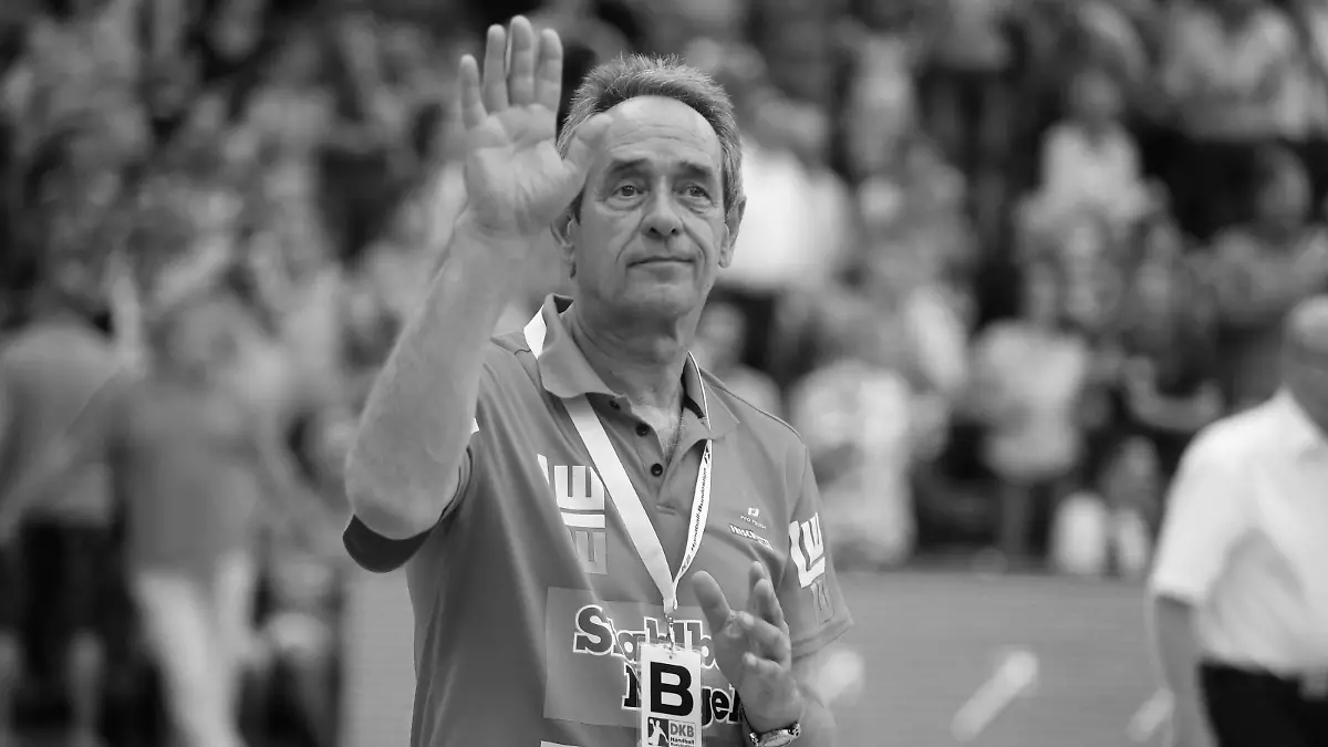 Frisch Auf Göppingen - TSV GWD Minden Deutschland, Göppingen, 27.05.2018, Handball, DKB Bundesliga, Saison 2017/2018, Frisch Auf Göppingen - TSV GWD Minden: Rolf Brack (Trainer Frisch Auf Göppingen). *** Frisch Auf Göppingen TSV GWD Minden Germany Göppingen 27 05 2018 Handball DKB Bundesliga Season 2017 2018 Fresh On Göppingen TSV GWD Minden Rolf Brack Coach Frisch On Göppingen