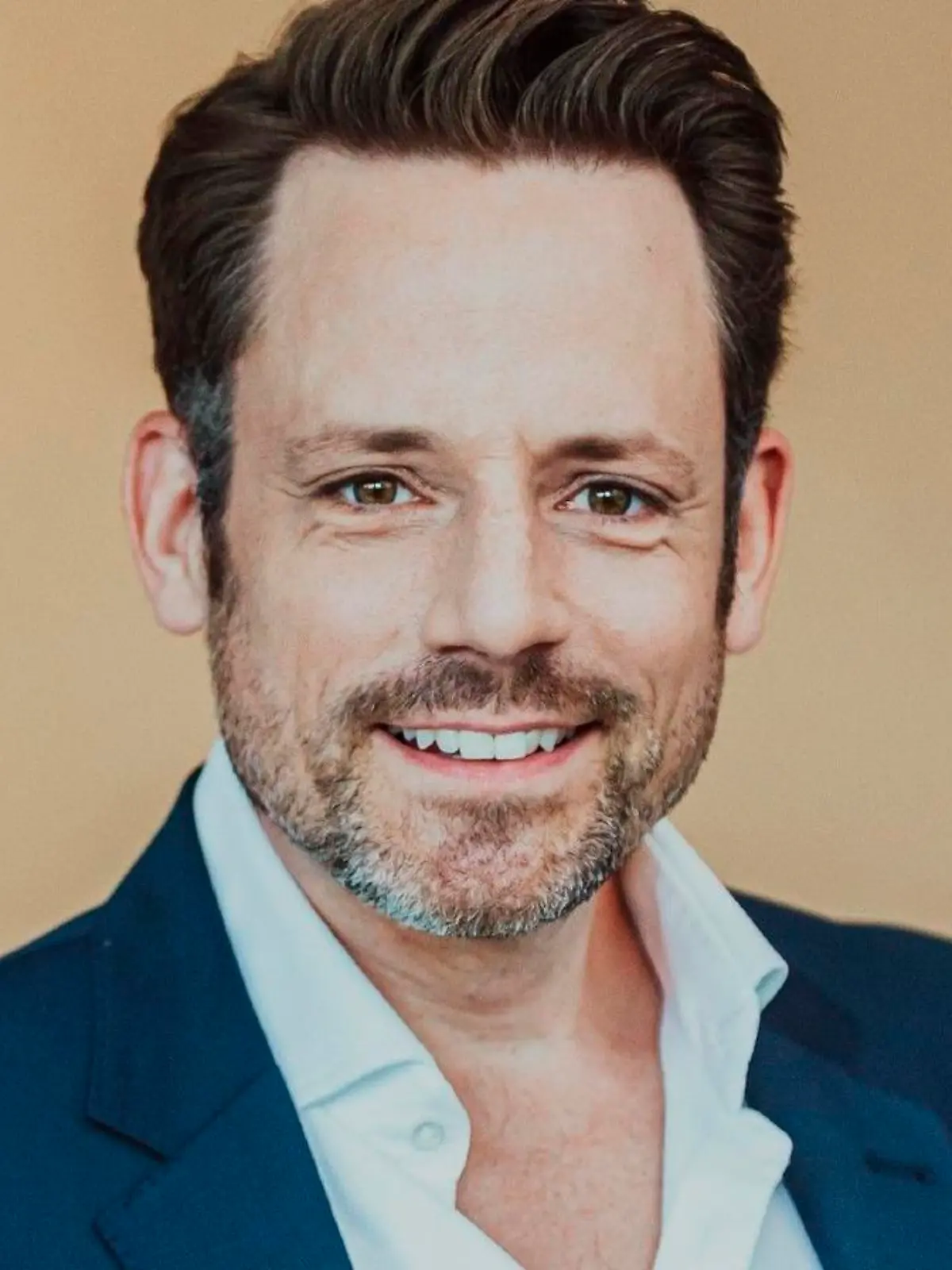 Matthias Brüggenolte spielt "Justus Albrecht"

Die Verwendung des sendungsbezogenen Materials ist nur mit dem Hinweis und Verlinkung auf RTL+ gestattet.