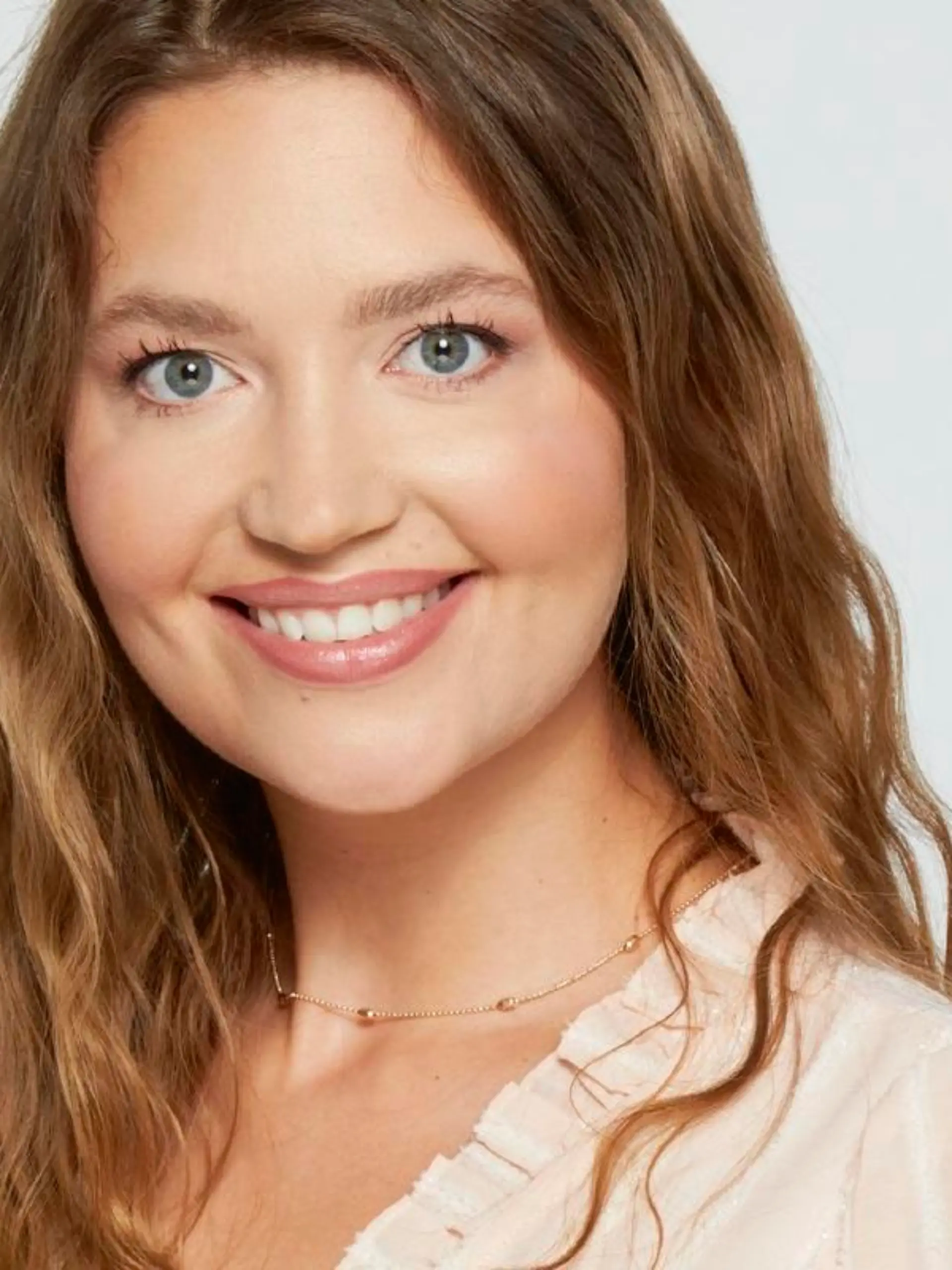 Amrei Haardt spielt "Nathalie von Altenburg"

Die Verwendung des sendungsbezogenen Materials ist nur mit dem Hinweis und Verlinkung auf RTL+ gestattet.