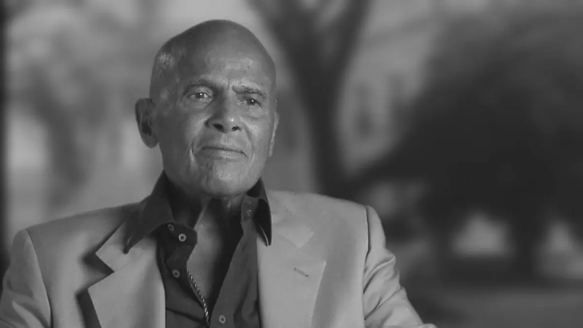 Spiegel TV dokumentiert den Aufstieg von John F. Kennedy als Politiker und Privatperson. In der Dokumentation kommen unter anderem Weggefährten wie Harry Belafonte vor.