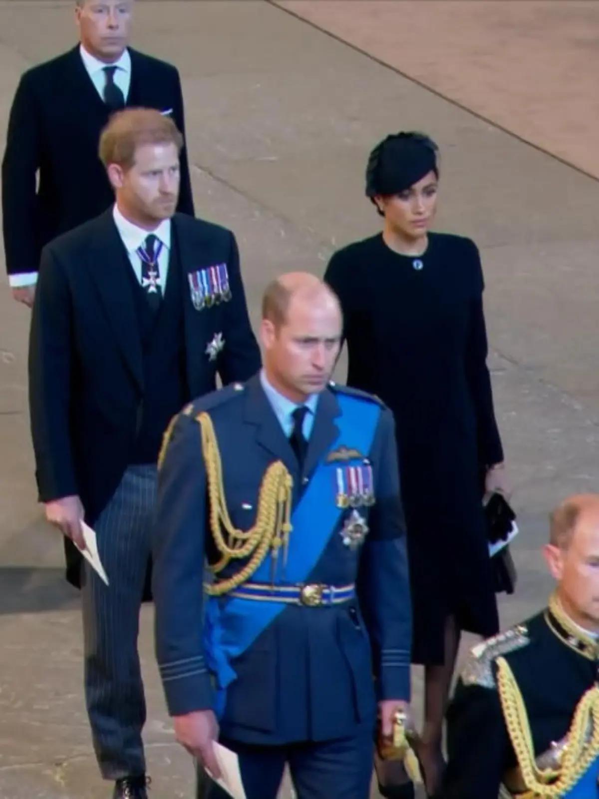 Bild zu: "Wie sich Harry und Meghan Kraft geben"