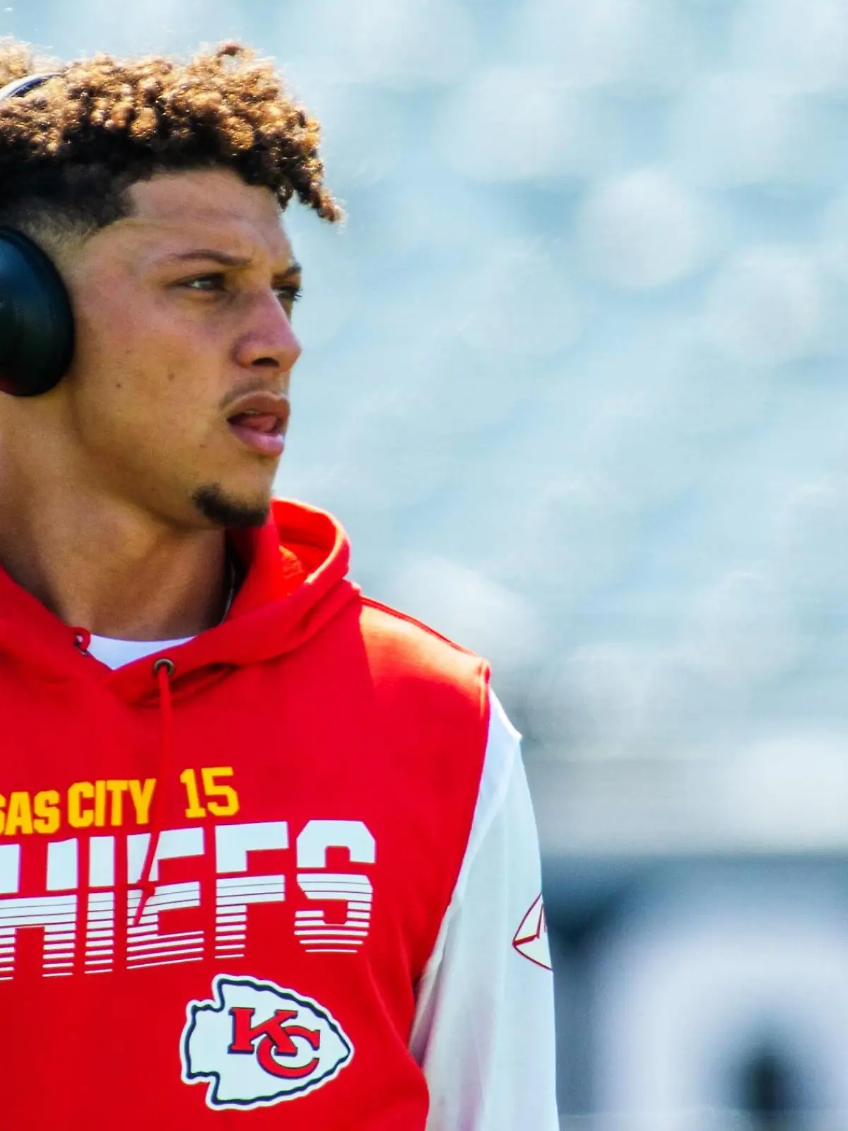 September 5, 2019, Jacksonville, Florida, USA: Kansas City Chiefs quarterback PATRICK MAHOMES (15) listens to music while standing on the field for pregame warm ups at TIAA Bank Field in Jacksonville, Florida. Kansas City Chiefs defeated Jacksonville Jaguars 40-26. NFL, American Football Herren, USA 2019: Kansas City at Jacksonville  - ZUMAj300 20190905_zaf_j300_094 Copyright: xMichaelxJohnsonx