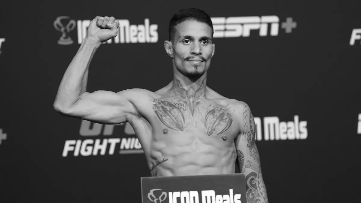 May 20, 2022, LAS VEGAS, LAS VEGAS, NV, United States: LAS VEGAS, NV - May 20: Felipe Colares steps on the scale for the official weigh-ins at UFC Apex for UFC Fight Night - Holm vs Vieira - Weigh-in on May 20, 2022 in LAS VEGAS, United States. LAS VEGAS United States - ZUMAp175 20220520_zsa_p175_024 Copyright: xLouisxGrassex