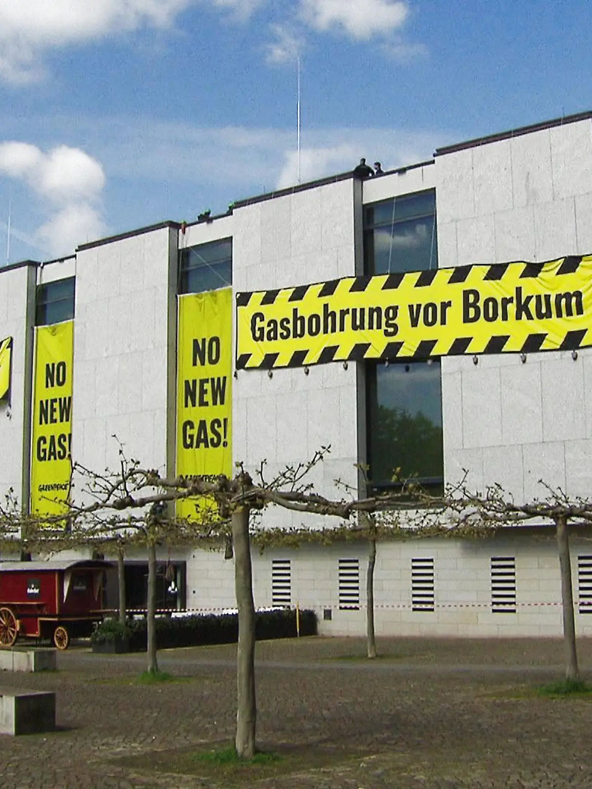 Greenpeace protestiert gegen eine Gasbohrung vor der Nordseeinsel Borkum.