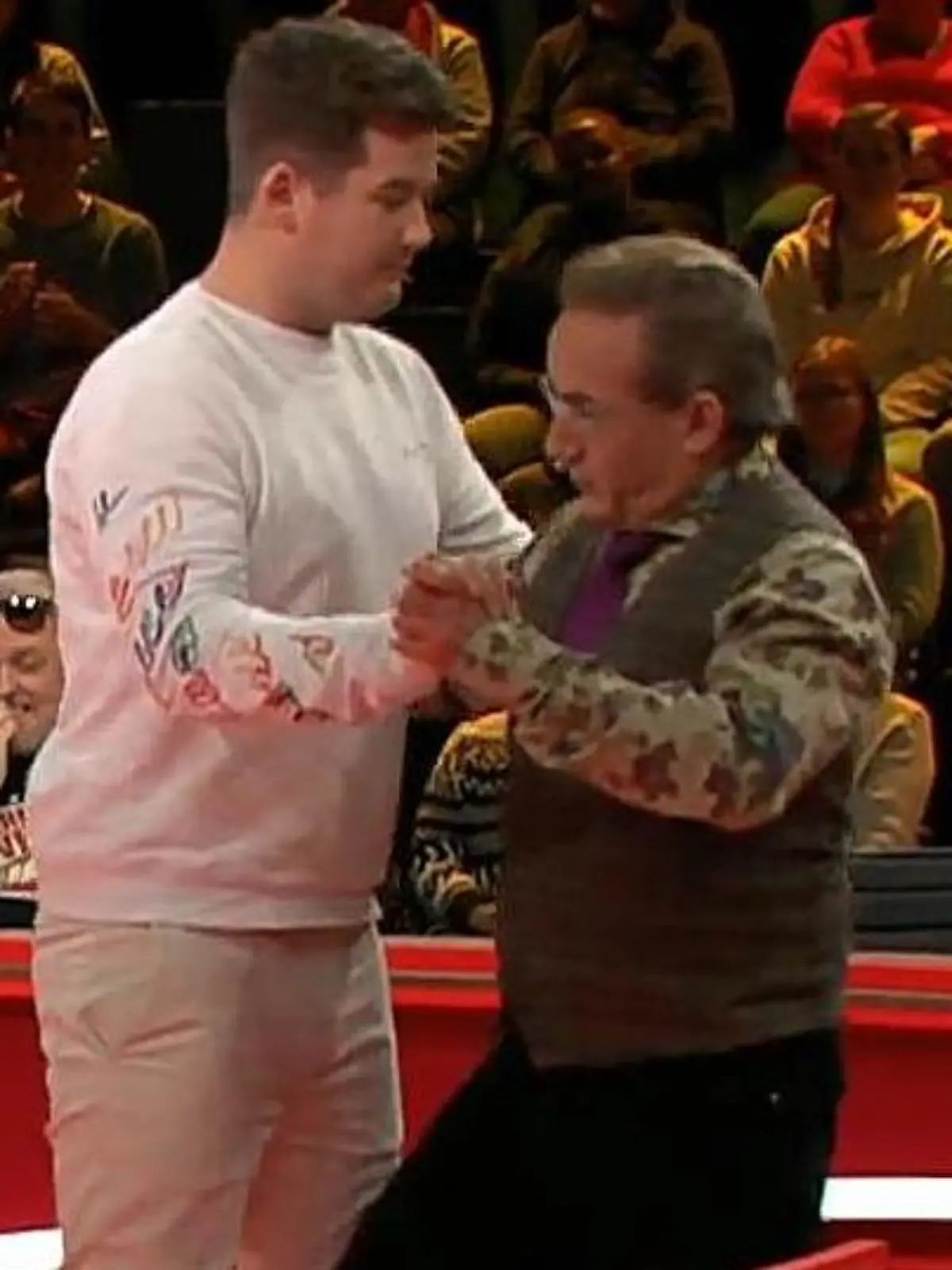 Chris Tall und Wigald Boning tanzen