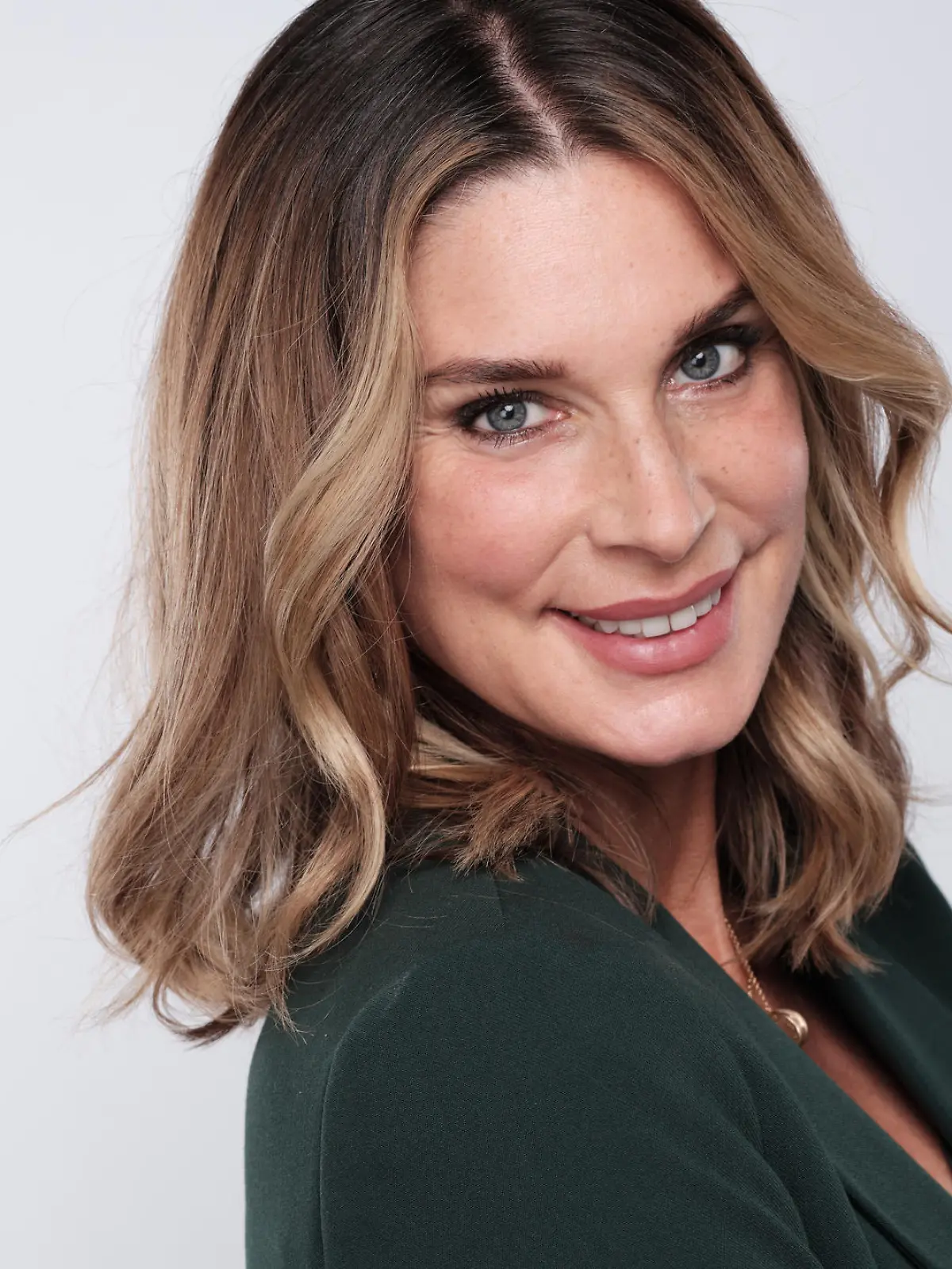 Unter uns Claudelle Deckert Foto RTL Stefan Behrens