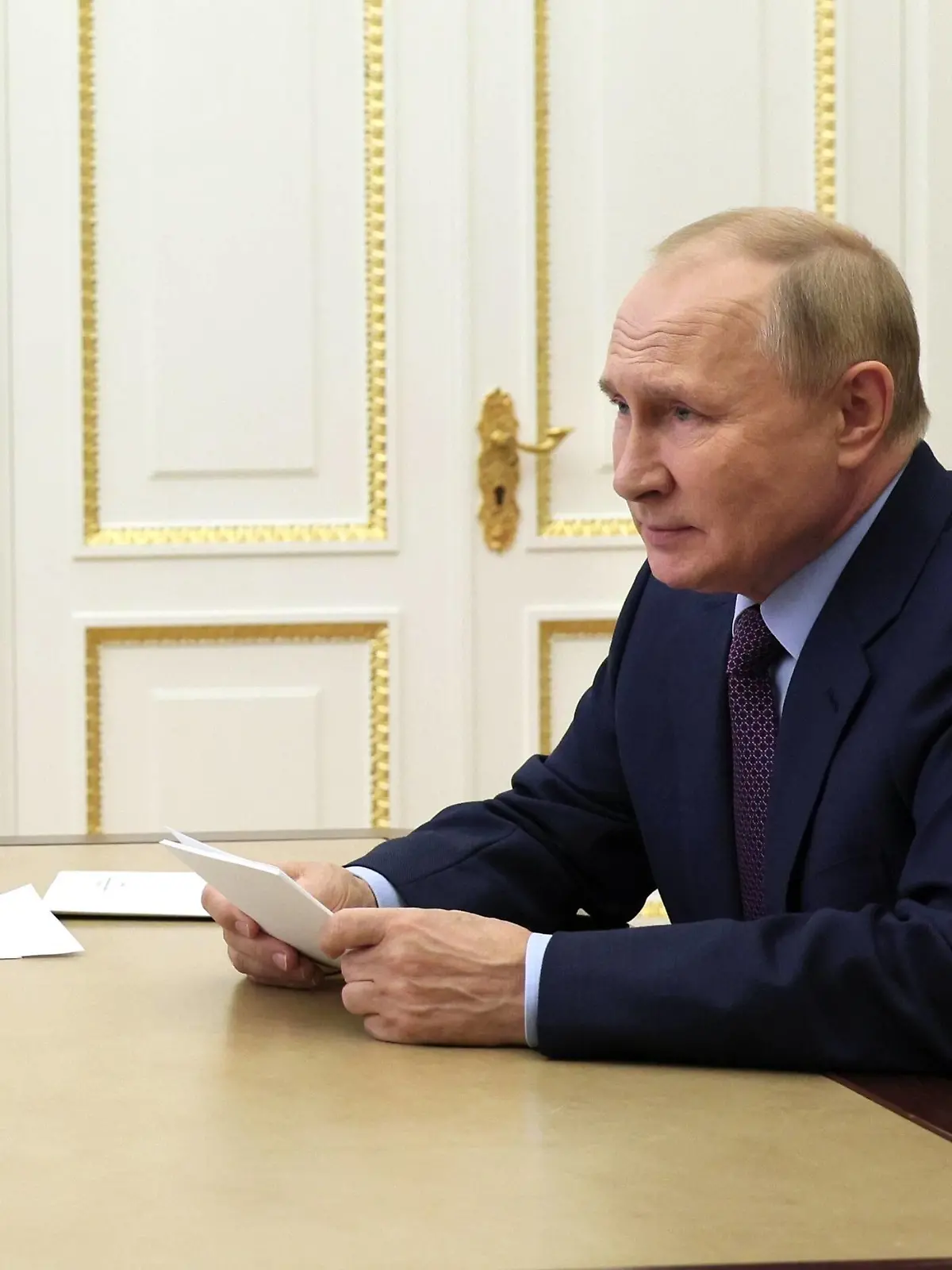  Russia Putin Economy 8272952 12.09.2022 Russian President Vladimir Putin chairs a meeting on economic issues via teleconference call, in Moscow, Russia. Gavriil Grigorov / POOL Moscow Russia PUBLICATIONxINxGERxSUIxAUTxONLY Copyright: xGavriilxGrigorovx