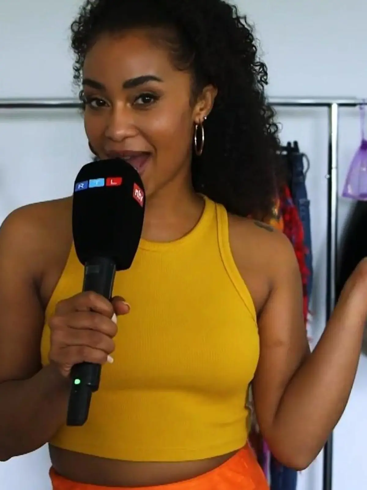 Féréba Koné zeigt uns Ihre neuen AWZ-Outfits