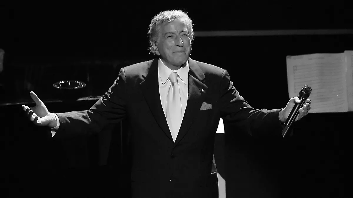 FILE - Tony Bennett reacts after performing the song "I left My Heart in San Francisco" during his 80th birthday celebration at the Kodak Theater in Los Angeles, on Nov. 9, 2006. Bennett, the eminent and timeless stylist whose devotion to classic American songs and knack for creating new standards, graced a decadeslong career that brought him admirers from Frank Sinatra to Lady Gaga, died Friday, July 21, 2023. He was 96. (AP Photo/Kevork Djansezian, File)