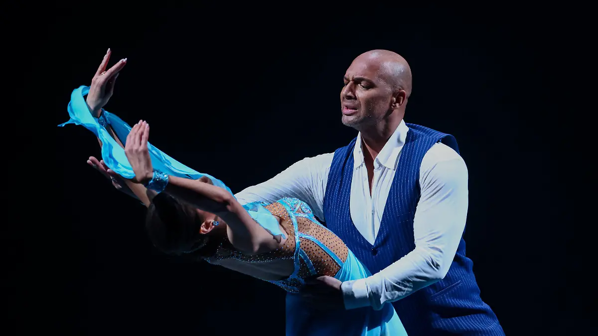 01.03.2024, Nordrhein-Westfalen, Köln: Detlef D! Soost, Coach, und Ekaterina Leonova, Profitänzerin, stehen in der RTL-Tanzshow ·Let's Dance· zum Auftakt der neuen Staffel auf dem Parkett im Coloneum. Foto: Rolf Vennenbernd/dpa +++ dpa-Bildfunk +++