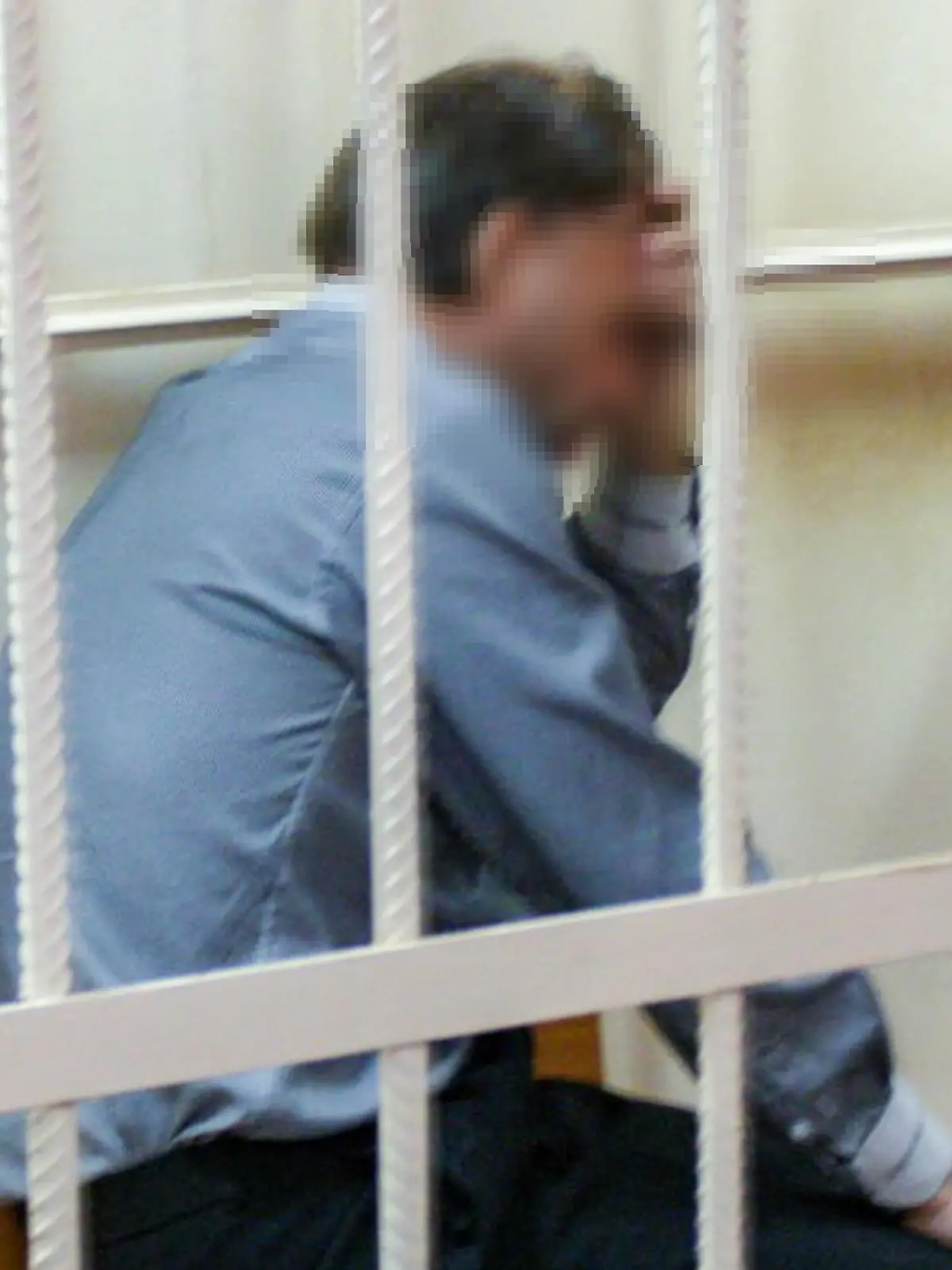 DIESES FOTO WIRD VON DER RUSSISCHEN STAATSAGENTUR TASS ZUR VERFÜGUNG GESTELLT. [RUSSIA, CHELYABINSK - AUGUST 1, 2023: A man appears for a remand hearing in Chelyabinsks Central District Court on kidnap and murder charges. According to the prosecution, the suspect murdered a woman and kidnapped and imprisoned another woman for 14 years. The court ruled that the suspect be placed into custody for two months. Alexander Chirkov/TASS]