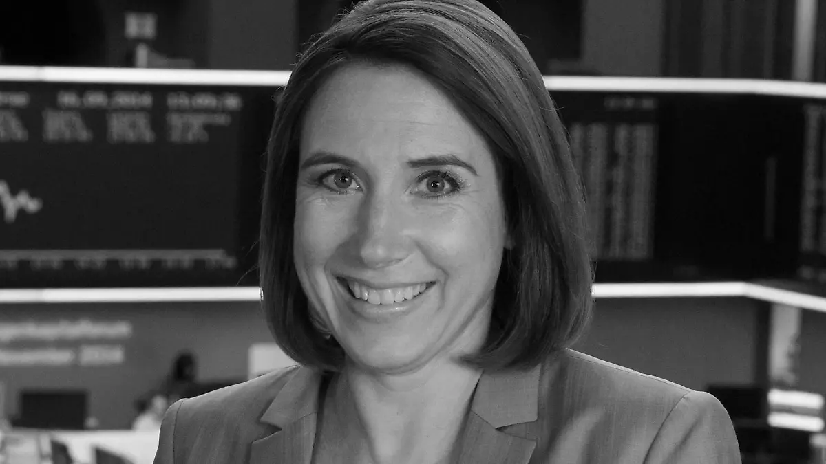 Katja Dofel steht am 16.09.2014 in der Börse in Frankfurt am Main (Hessen). Sie berichtet für den Nachrichtensender n-tv aus dem Börsenstudio. Foto: Frank Rumpenhorst/dpa