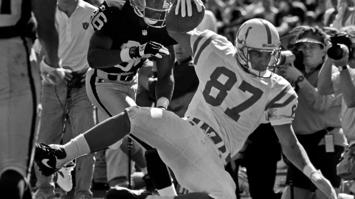 October 22, 1995 - Oakland, California, U.S - Oakland Raiders vs. Indianapolis Colts at Oakland Alameda County Coliseum Sunday, October 22, 1995. Raiders beat Colts 30-17. Indianapolis Colts wide receiver Sean Dawkins NFL American Football Herren USA 1995: Raiders 30:17 Colts - ZUMAg52_ 19951022_zap_g52_002 Copyright: xAlxGolubx