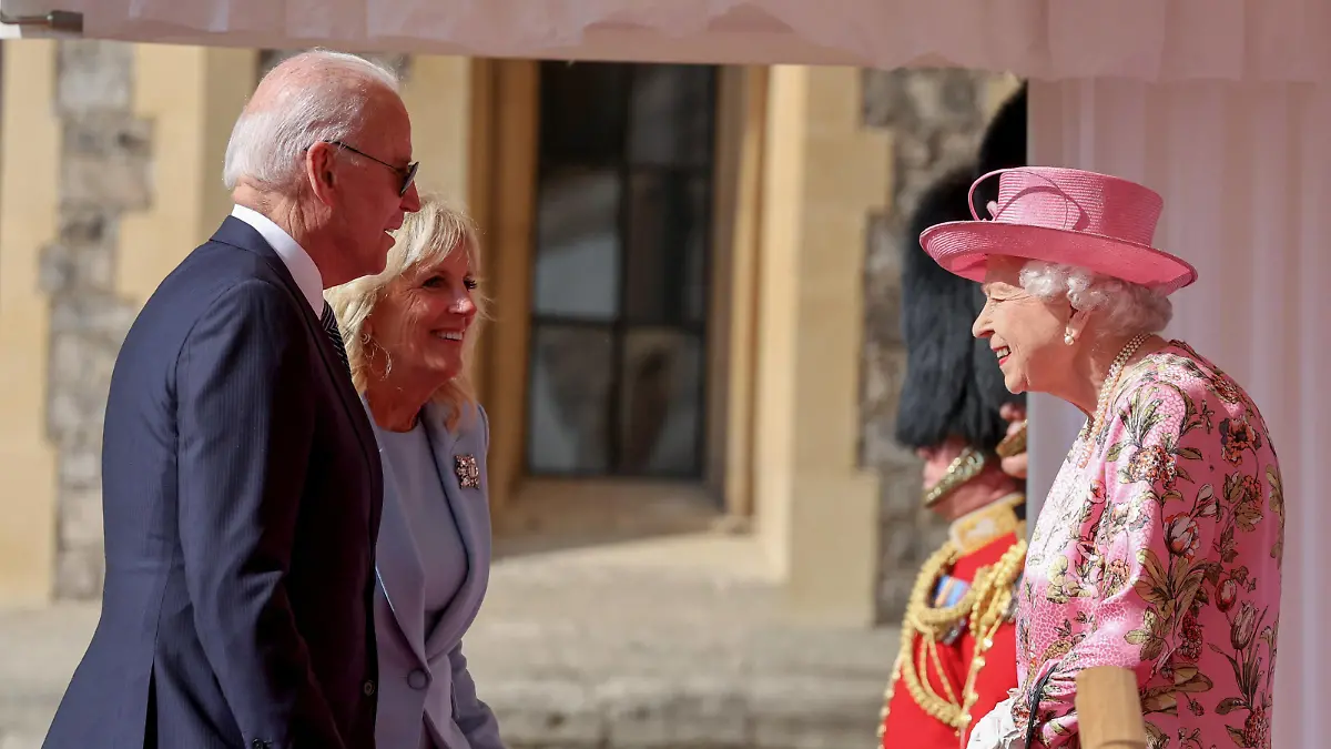. 13/06/2021. Windsor, United Kingdom. Queen Elizabeth II with US President Joe Biden and his wife Jill at Windsor Castle, United Kingdom. PUBLICATIONxINxGERxSUIxAUTxHUNxONLY xPoolx/xi-Imagesx IIM-22273-0036