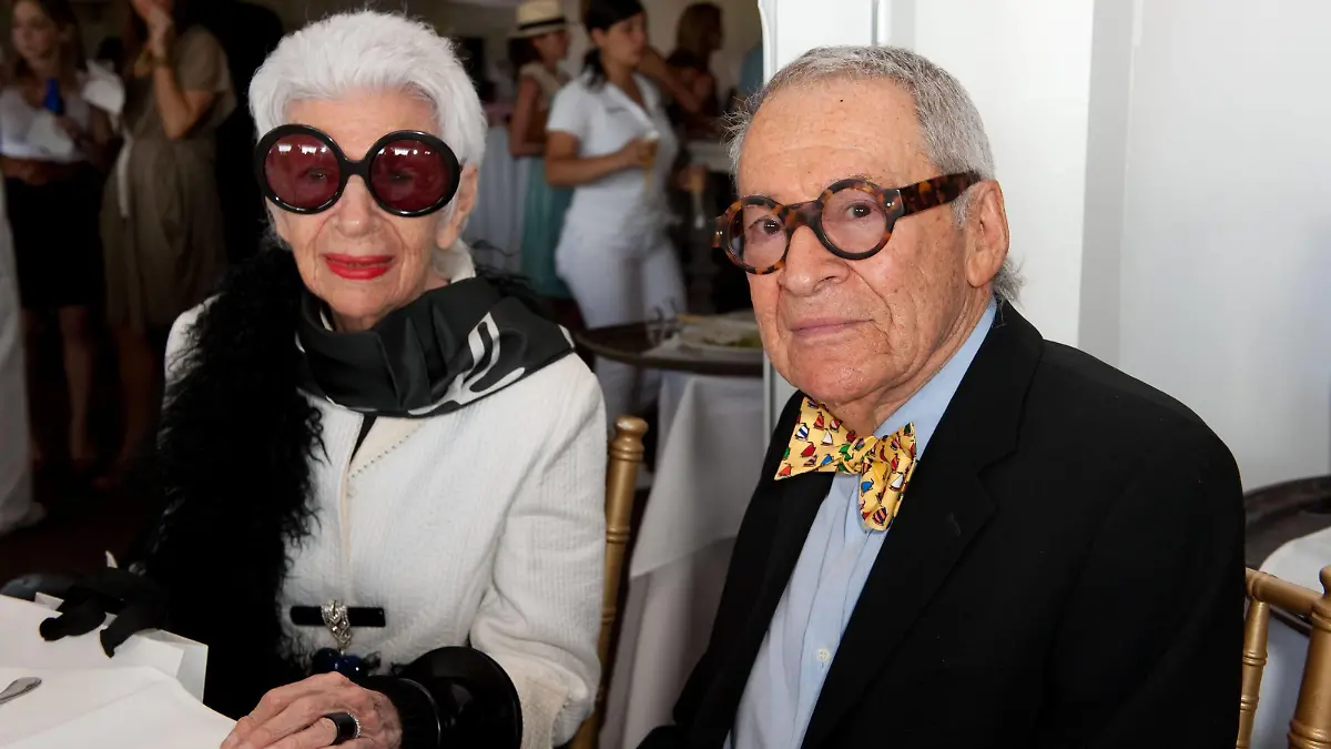 Apr 04, 2010 - Wellington, Florida, USA - IRIS APFEL and CARL APFEL in the VIP tent at Polo. Celebrating The Arcalux USPA U.S. Open Polo Championship and Easter Sunday. PUBLICATIONxINxGERxSUIxAUTxONLY - ZUMAsd3_