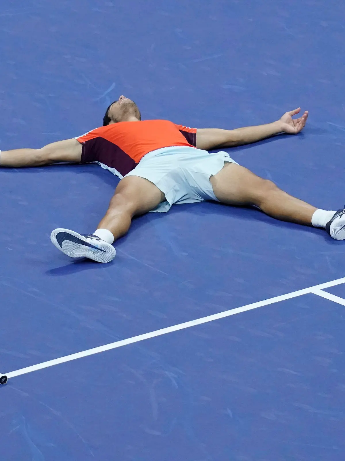 11.09.2022, USA, New York: Tennis: Grand Slam/ATP-Tour - US Open, Einzel, Herren, Finale, Ruud (Norwegen) - Alcaraz (Spanien): Der Spanier Carlos Alcaraz reagiert nach seinem Sieg. Foto: Mary Altaffer/AP/dpa +++ dpa-Bildfunk +++