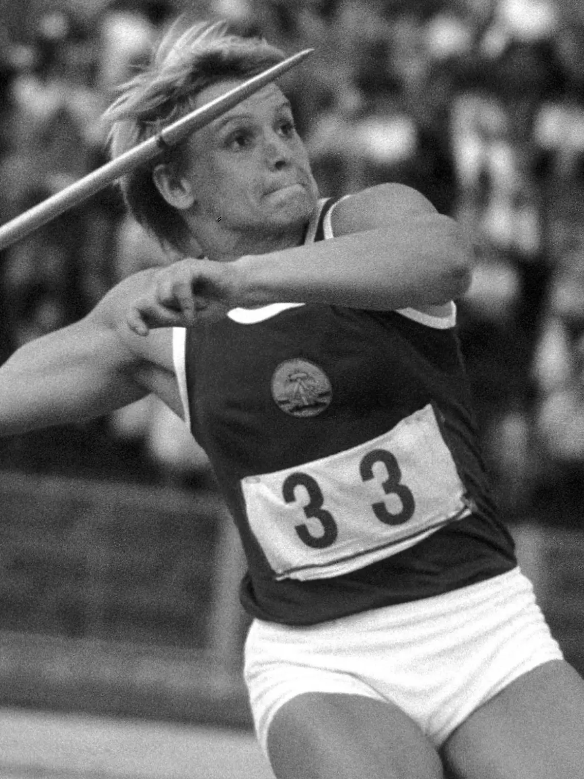 Bildnummer: 01324973  Datum: 20.06.1975  Copyright: imago/Werner Schulze
Ruth Fuchs (DDR) - Abwurf; quer, Aufnahmedatum geschätzt Speerwerfen 1975, Speer, Speerwurf, Vdia Leichtathletik Damen Einzel Einzelbild Aktion Personen