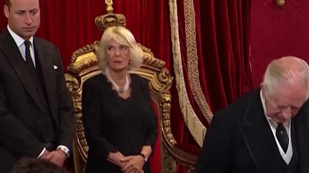 Nach Arroganz-Anfall von König Charles: SO reagiert Camilla! Da muss sie die Augen verdrehen