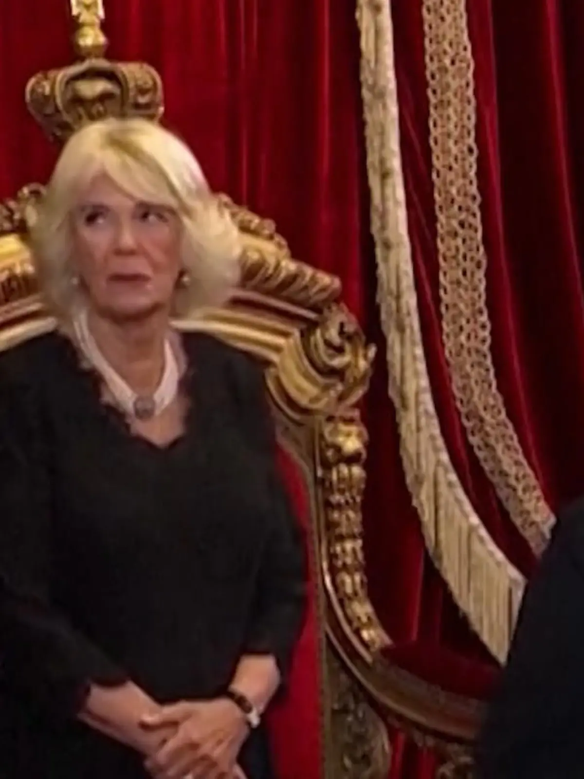 Bild zu: "Nach Arroganz-Anfall von König Charles: SO reagiert Camilla!"