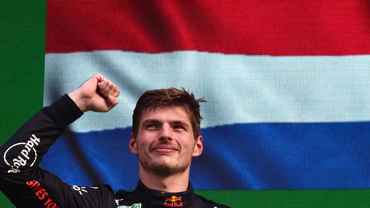 F1 Grand Prix Of The Netherlands Max Verstappen of Red Bull Racing on the podium of the Formula 1 Grand Prix of The Netherlands at Zandvoort circuit in Zandvoort, Netherlands on September 4, 2022. Zandvoort Netherlands PUBLICATIONxNOTxINxFRA Copyright: xJakubxPorzyckix originalFilename:porzycki-f1grandp220904_np0IR.jpg