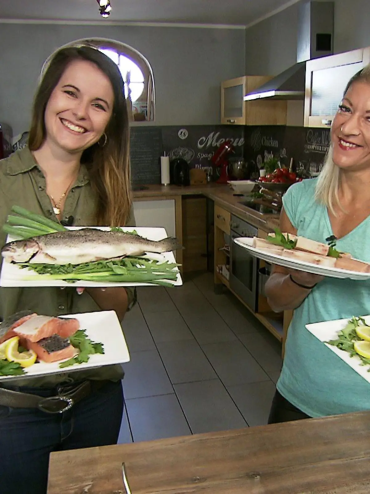 Forelle, Lachs, Kabeljau. Dieser Fisch schmeckt frisch und tiefgekühlt.