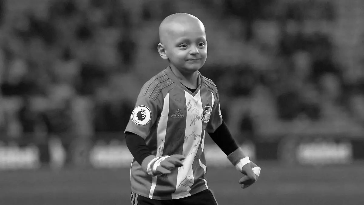 File photo dated 14/12/16 of football mascot Bradley Lowery, who will celebrate his sixth birthday in hospital on Wednesday ahead of a big party with his best friend Jermain Defoe. Bradley Lowery illness FILE PHOTO PUBLICATIONxINxGERxSUIxAUTxONLY Copyright: xAnnaxGowthorpex 31330488
file Photo dated 14 12 16 of Football Mascot Bradley Lowery Who will Celebrate His Sixth Birthday in Hospital ON Wednesday Ahead of A Big Party with His Best Friend Jermain Defoe Bradley Lowery illness file Photo PUBLICATIONxINxGERxSUIxAUTxONLY Copyright
