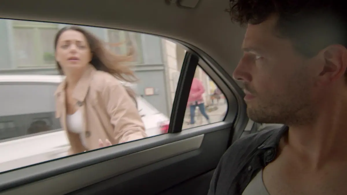 Emily versucht Sascha Abreise noch zu verhindern