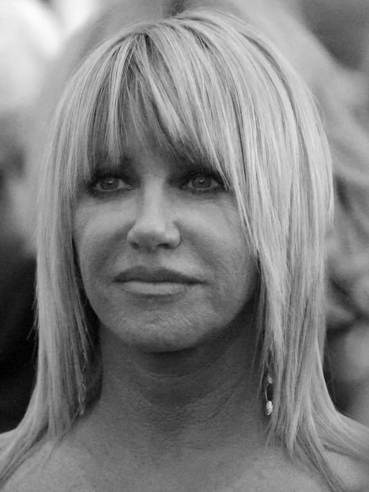 ARCHIV - 17.08.2007, USA, Beverly Hills: Suzanne Somers ist in der Church of the Good Shepherd in Beverly Hills, Kalifornien, am 17. August 2007 zu sehen. Somers, die unter anderem mit Serien wie «Herzbube mit zwei Damen» und «Eine starke Familie« bekannt wurde, ist tot. Somers sei am Sonntag im Alter von 76 Jahren gestorben. Foto: Kevork Djansezian/AP Pool/dpa +++ dpa-Bildfunk +++