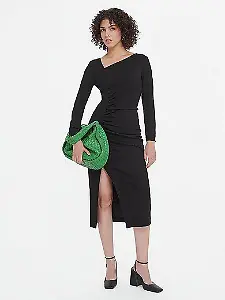 Kleid mit V-Ausschnitt