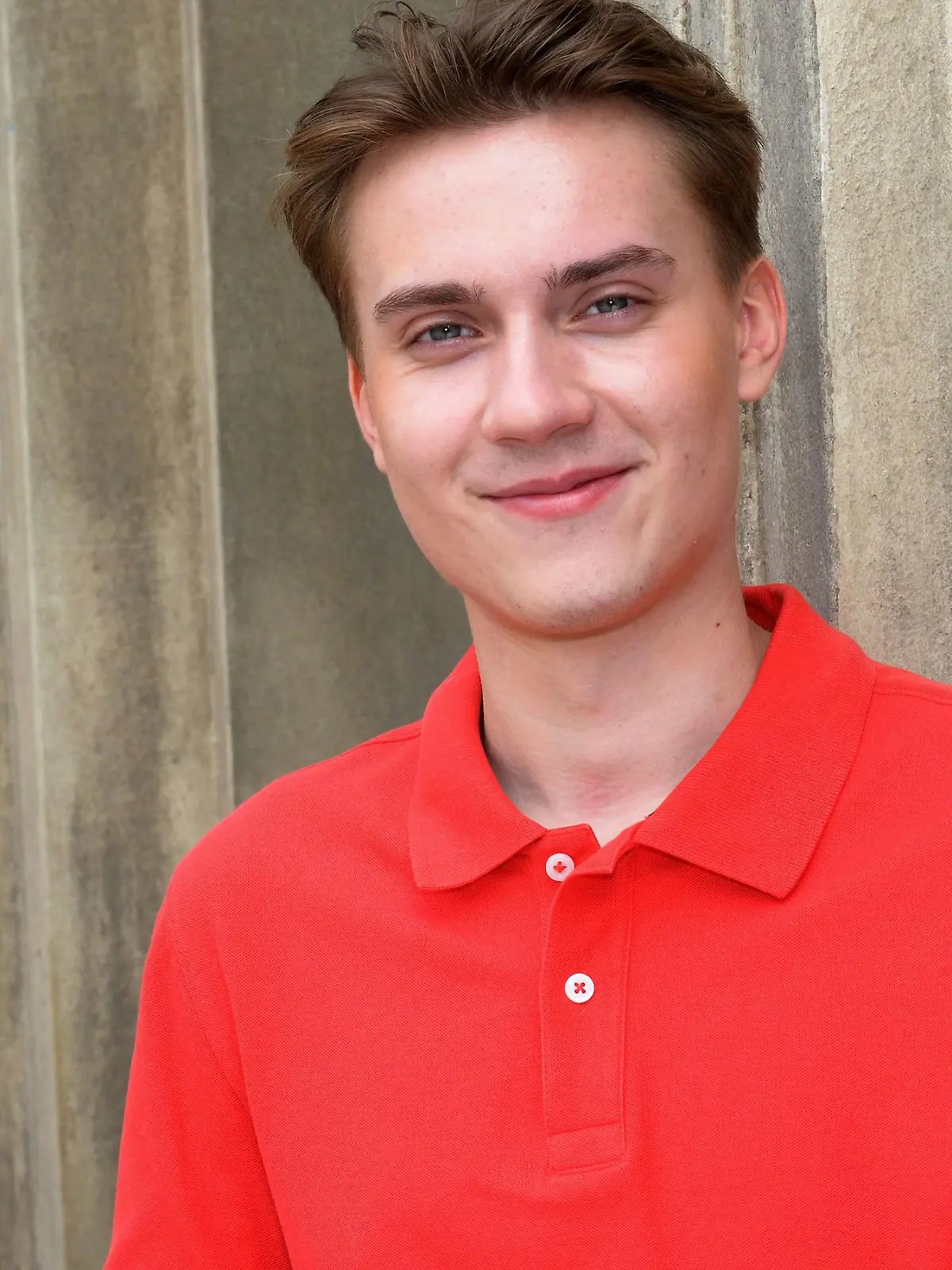 Oliver Szerkus spielt "Lukas Ruess"

Die Verwendung des sendungsbezogenen Materials ist nur mit dem Hinweis und Verlinkung auf RTL+ gestattet.